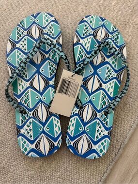 NWT Vera Bradley Blue Teal Go Fish Patterned Flip Flops - Large 9/10